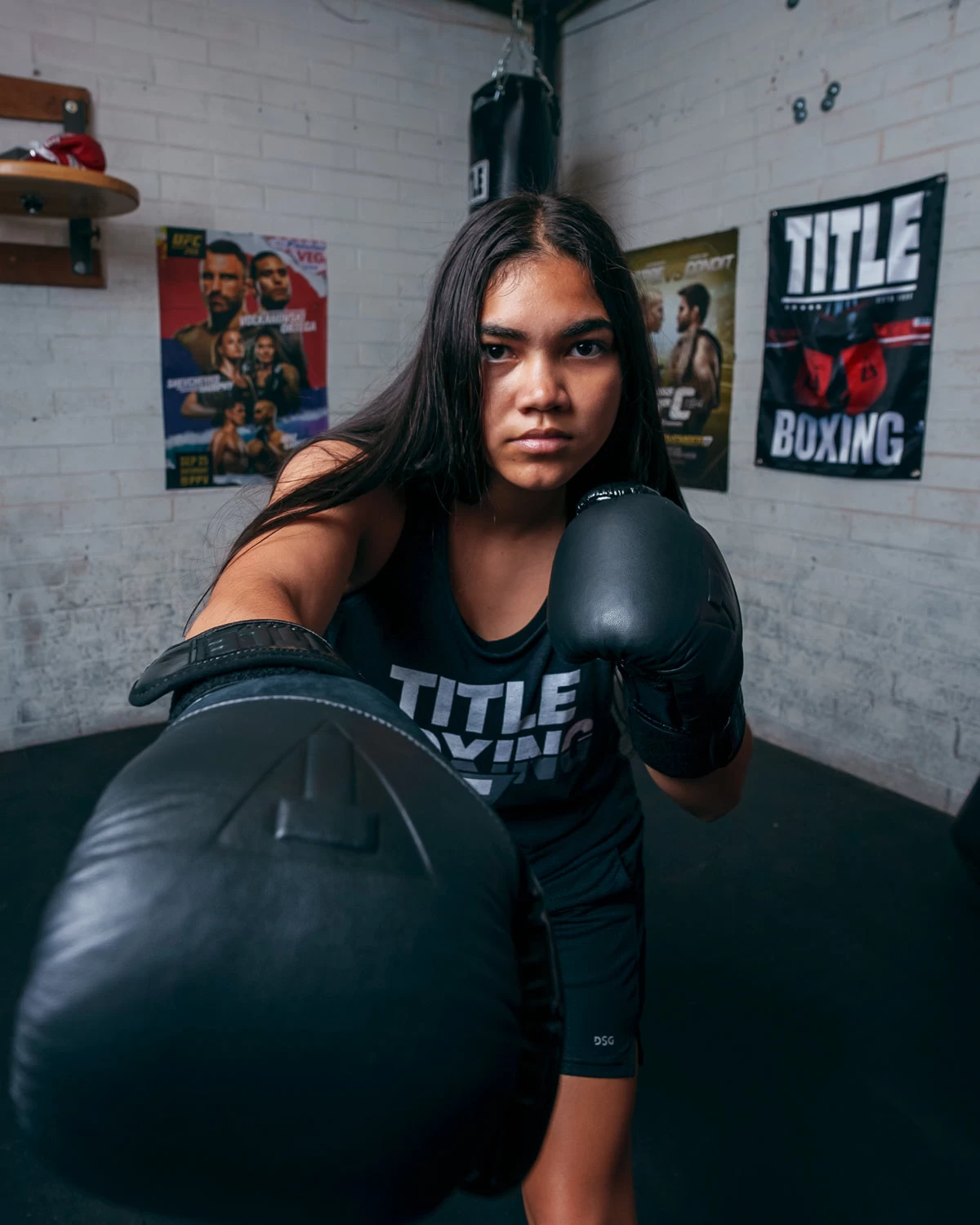 TITLE Black Blitz Fit Boxing Gloves 9 TITLE Black Blitz Fit Boxing Gloves - Image 7