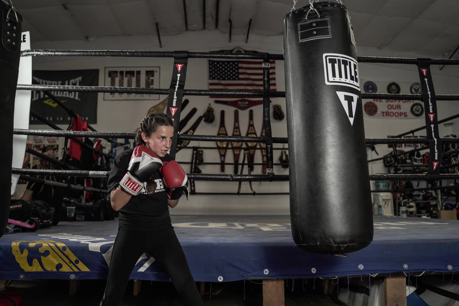 TITLE Boxing Professional Choice 125lb Synthetic Leather Heavy Bag 7 TITLE Boxing Professional Choice 125lb Synthetic Leather Heavy Bag - Image 5