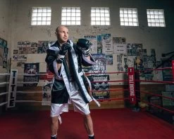 TITLE Boxing Pro Fingertip Robe 2.0 -Boxing Shop TSRF2BKWH 1