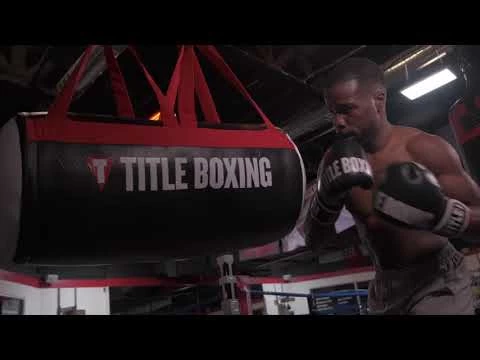 TITLE Boxing Premier Leather Uppercut Bag 4 TITLE Boxing Premier Leather Uppercut Bag - Image 2