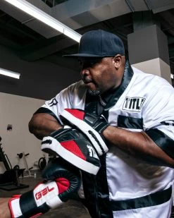 TITLE Boxing Aerovent Excel Incredi-Mitts 2.0 -Boxing Shop taepm2 bk rd wh 1